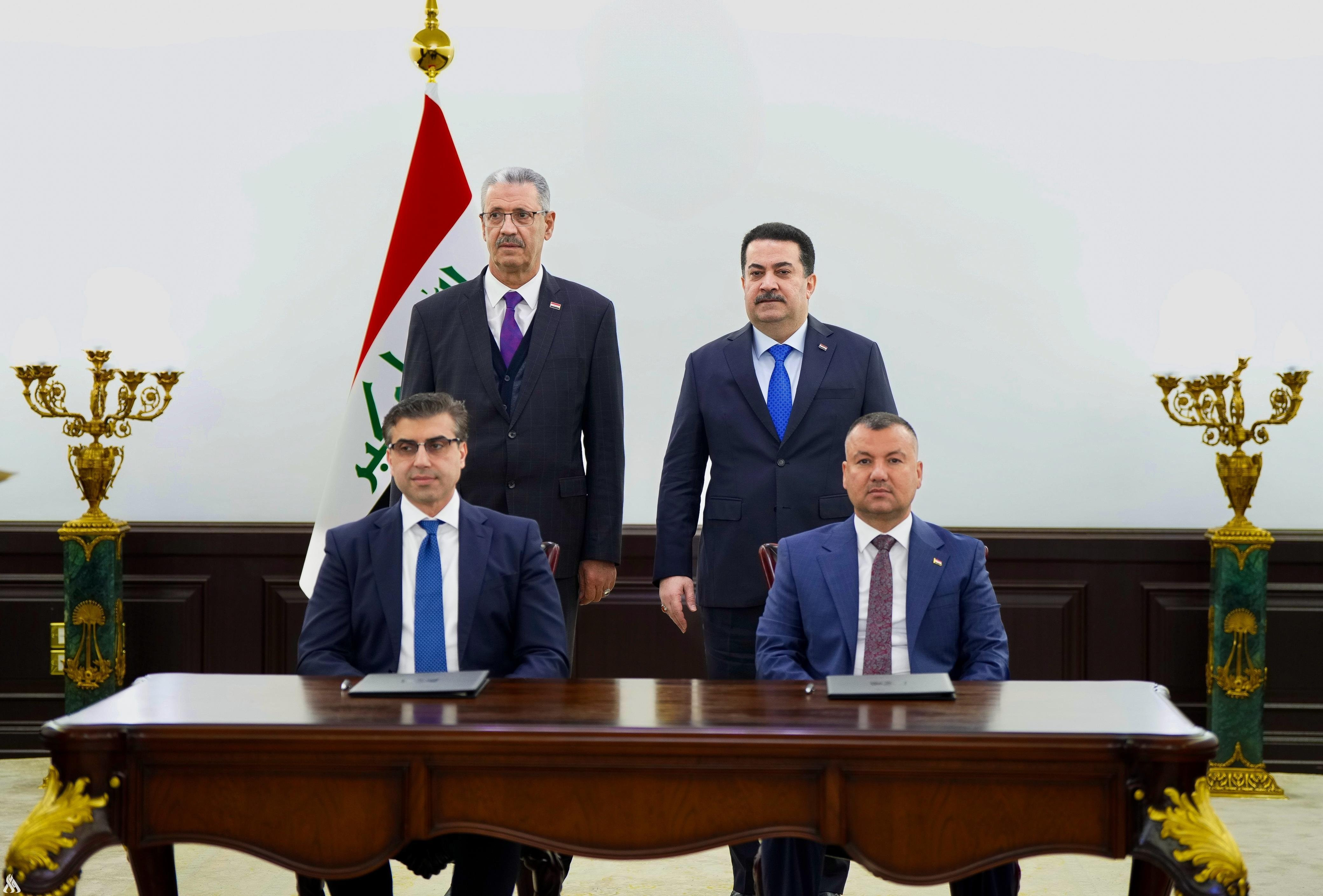 رئيس الوزراء يرعى توقيع اتفاق تأهيل اربعة حقول نفطية في كركوك مع شركة بريطانية